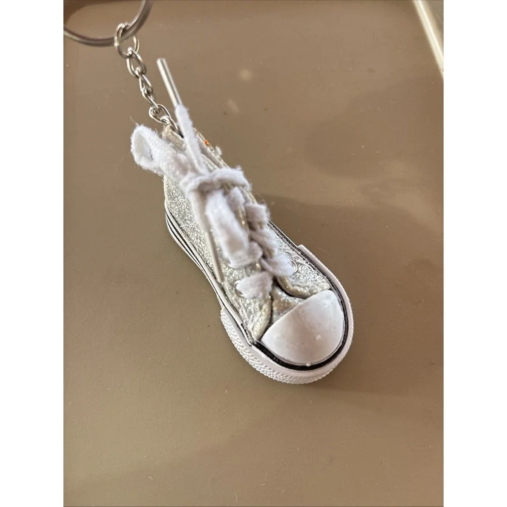 Vintage 3D High Top Sneaker Shoe‎ Keychain Purse Zipper Pull